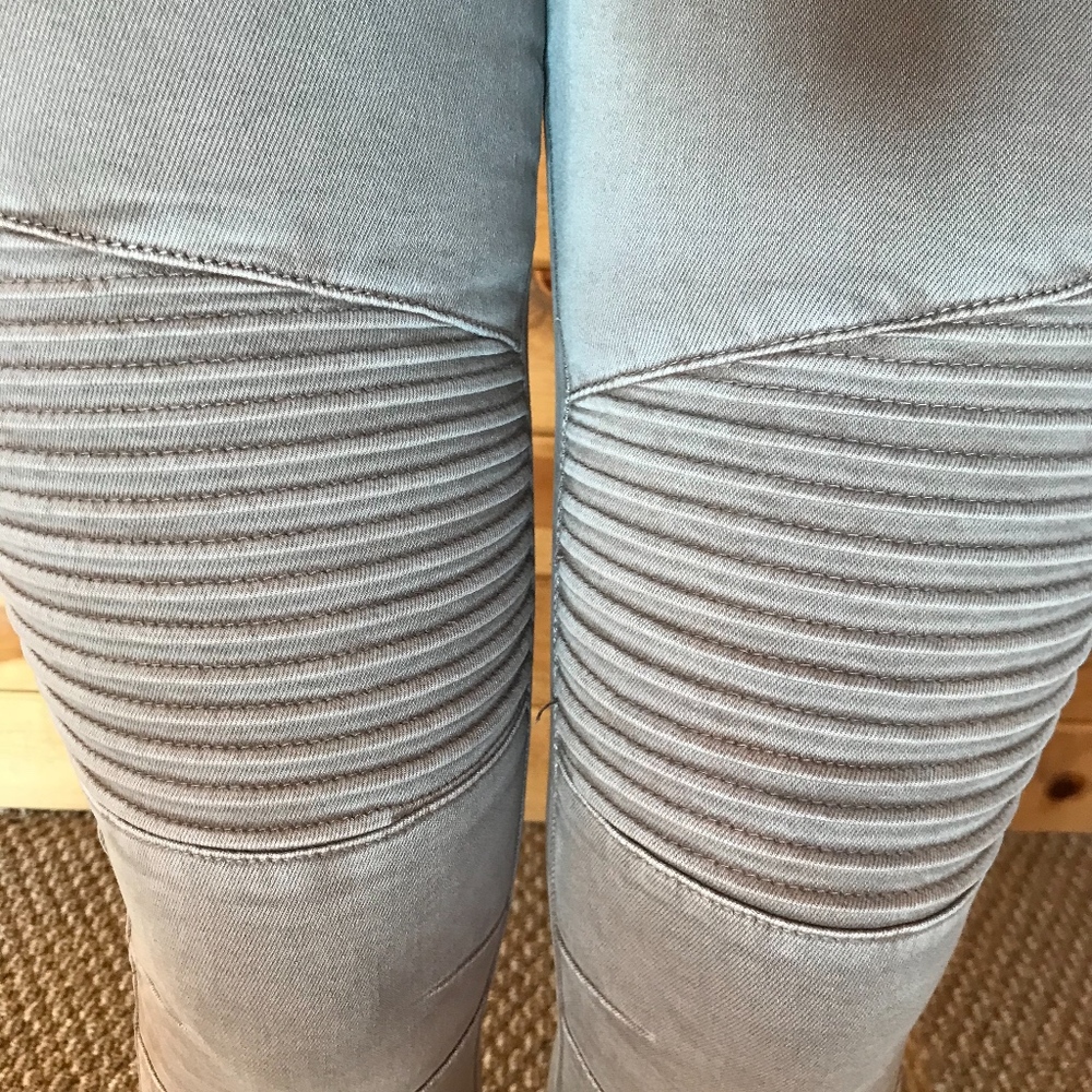 Cocoa Moto Jeans - Picture 2 of 5